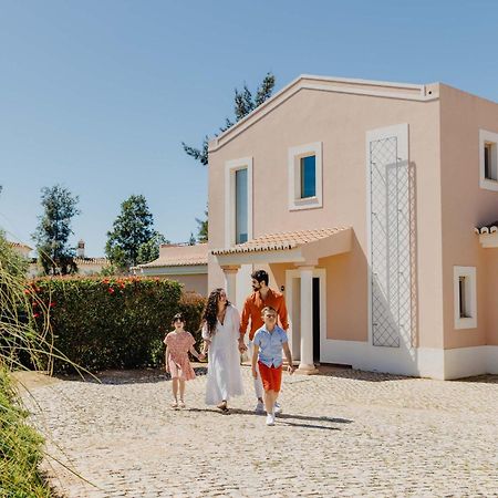 Vale Da Lapa Village Resort Карвоейру Екстер'єр фото A family in Quinta do Lago