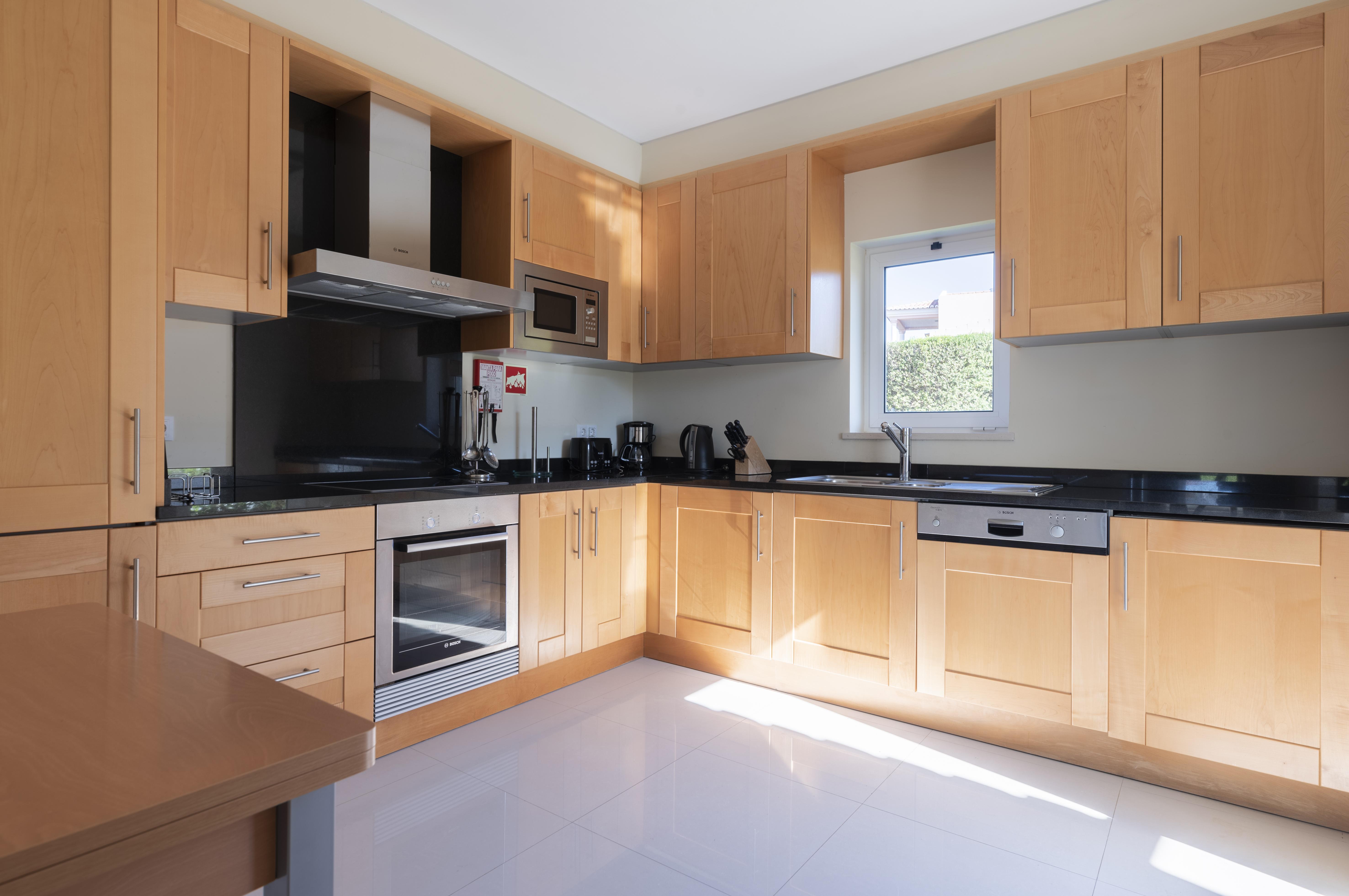 Vale Da Lapa Village Resort Карвоейру Екстер'єр фото A modern kitchen