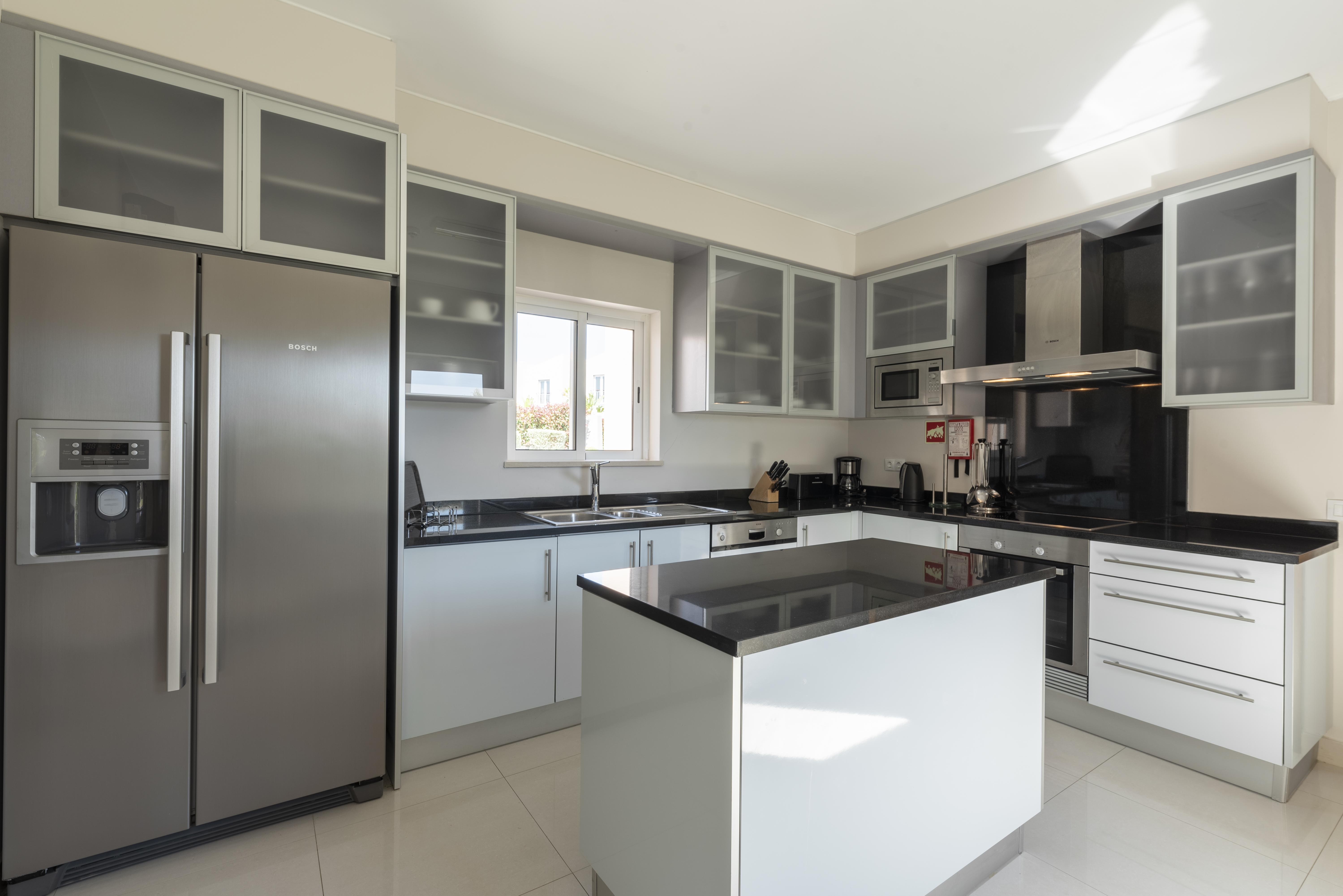 Vale Da Lapa Village Resort Карвоейру Екстер'єр фото A modern kitchen