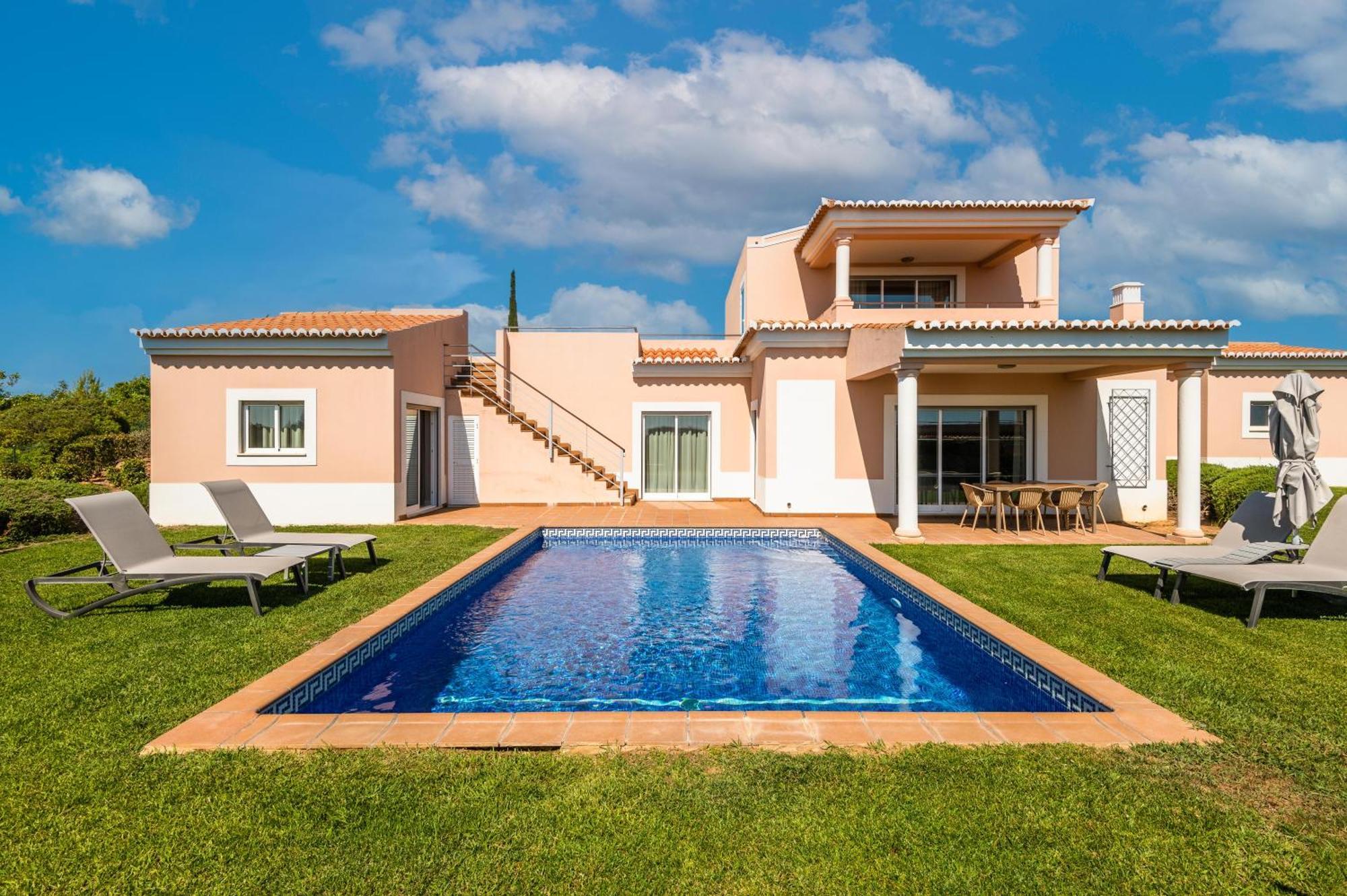 Vale Da Lapa Village Resort Карвоейру Екстер'єр фото A typical villa in Quinta do Lago