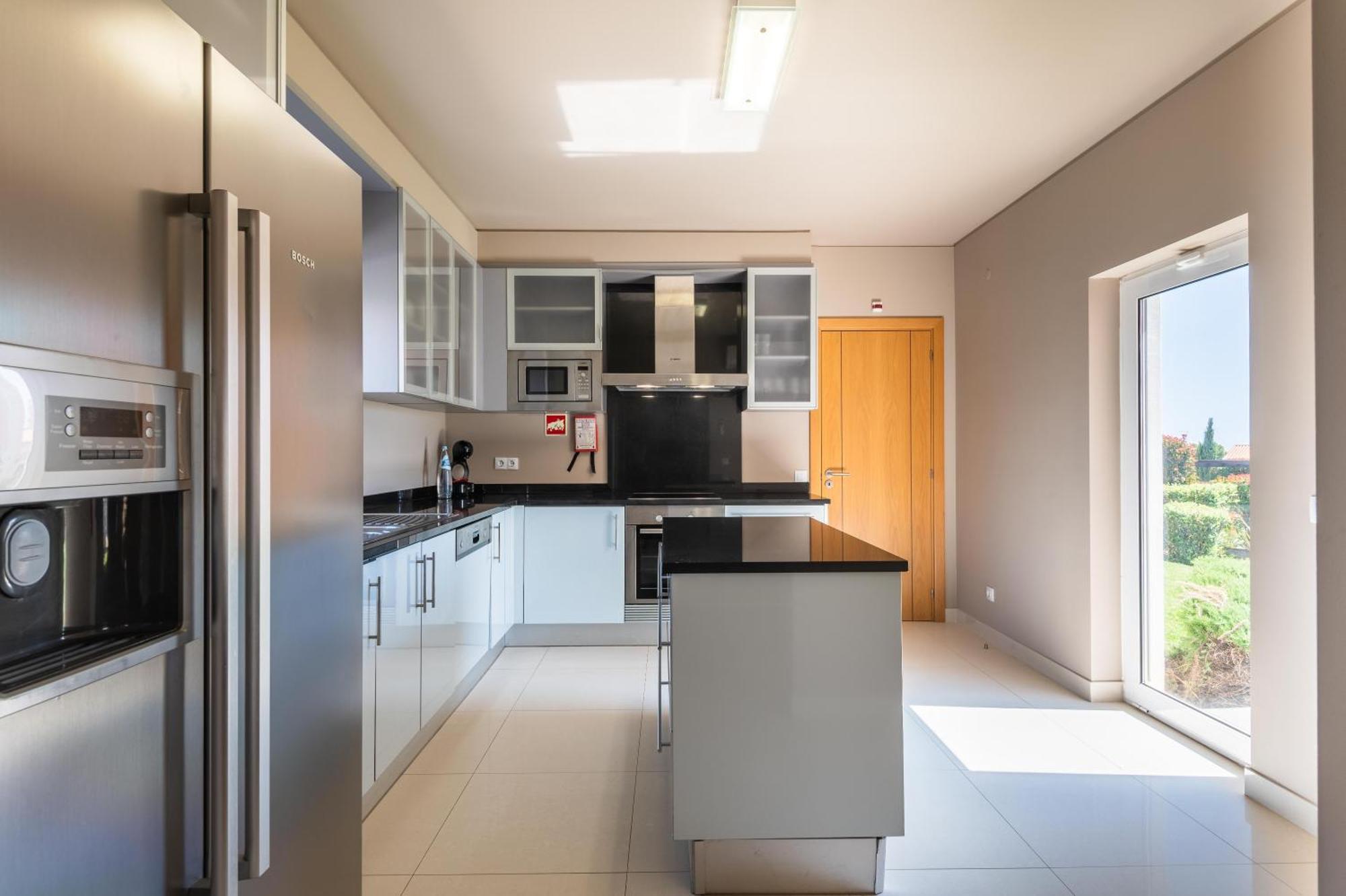 Vale Da Lapa Village Resort Карвоейру Екстер'єр фото A modern kitchen
