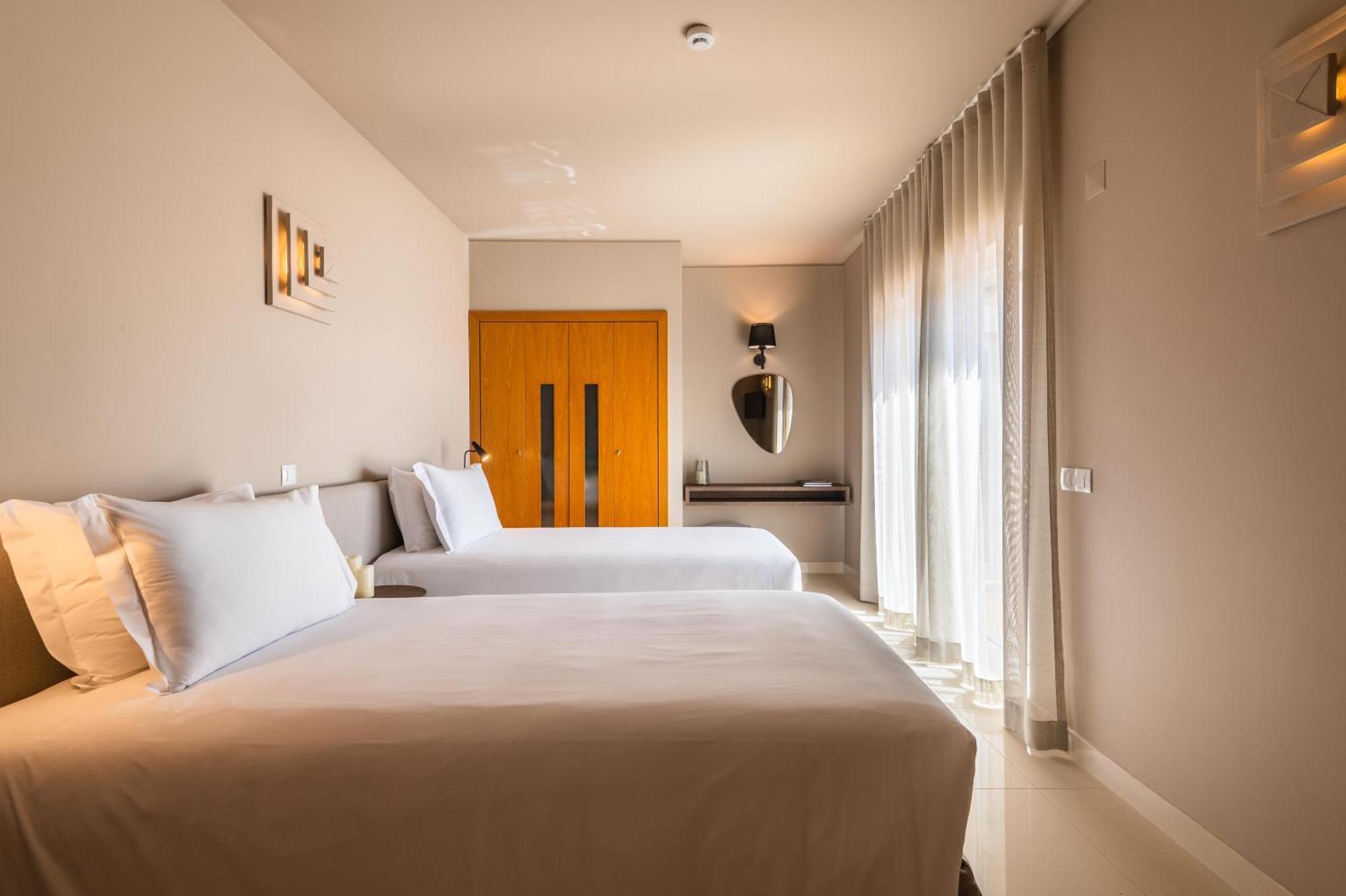 Vale Da Lapa Village Resort Карвоейру Екстер'єр фото A room at the hotel