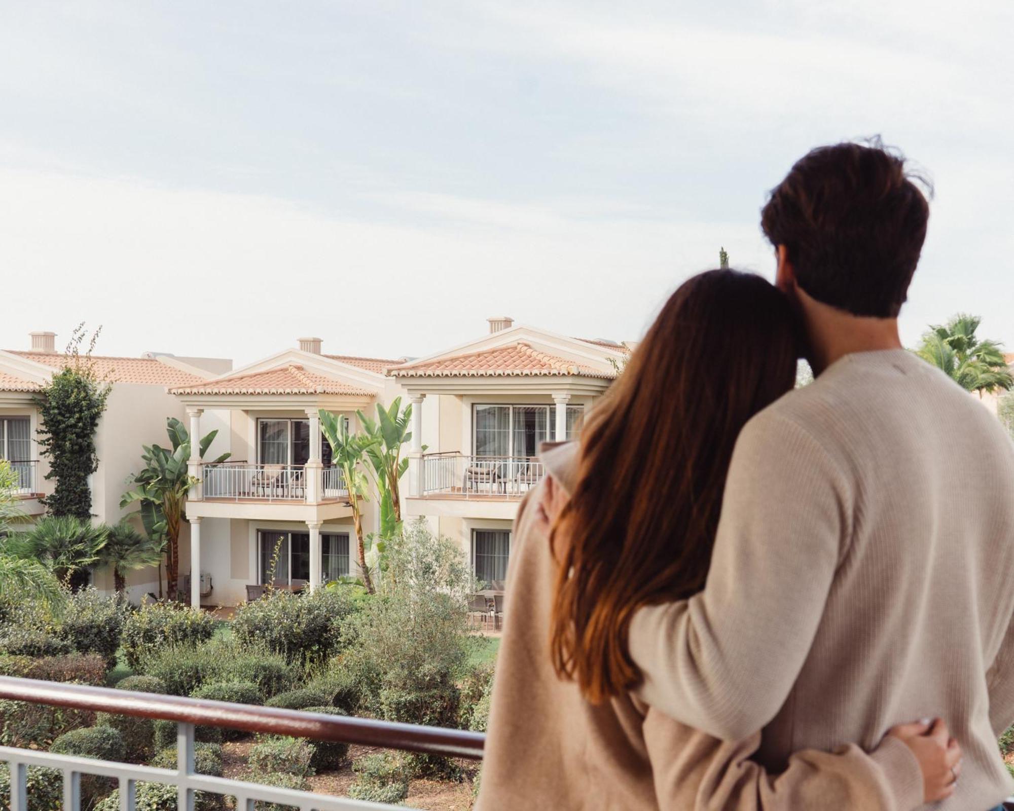 Vale Da Lapa Village Resort Карвоейру Екстер'єр фото A couple at a resort